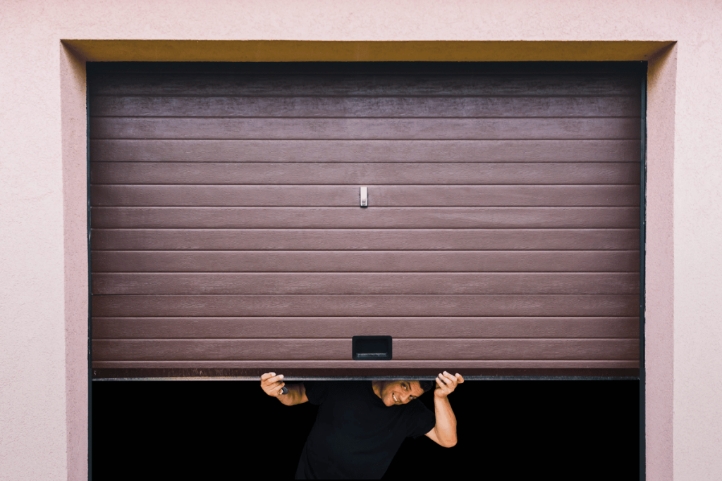 How to Manually Open a Garage Door